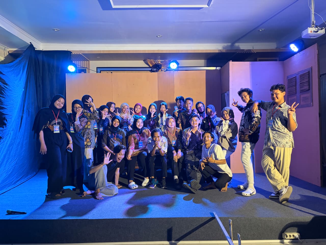 SEKSI 8 : Ekstrakulikuler TEATER